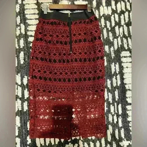 New Strut and Bolt Los Angeles Brown/Burgundy Lace Sleeveless Top and Skirt - Picture 3 of 11